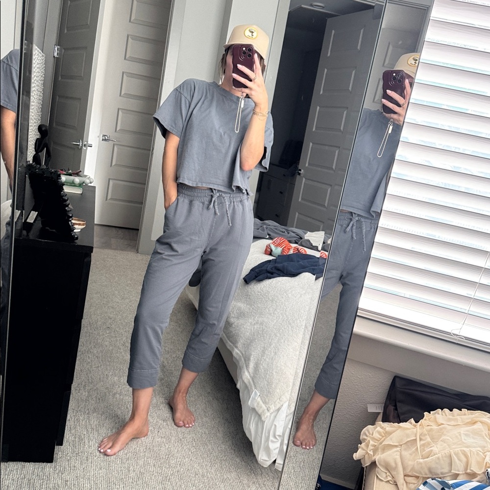 Calpak Women’s 4 Piece Mix & Match Gray Sweats! Sold as a set. Size M.